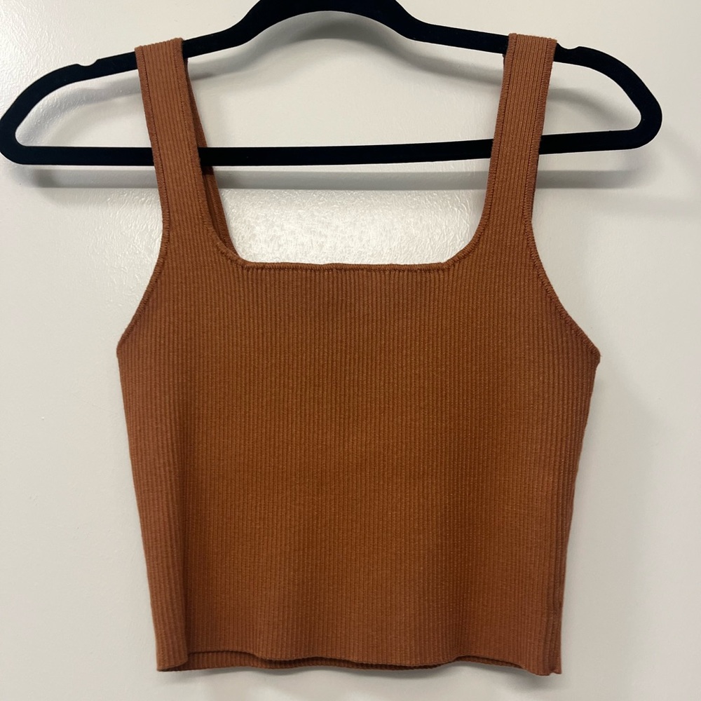 square neck cropped tank top